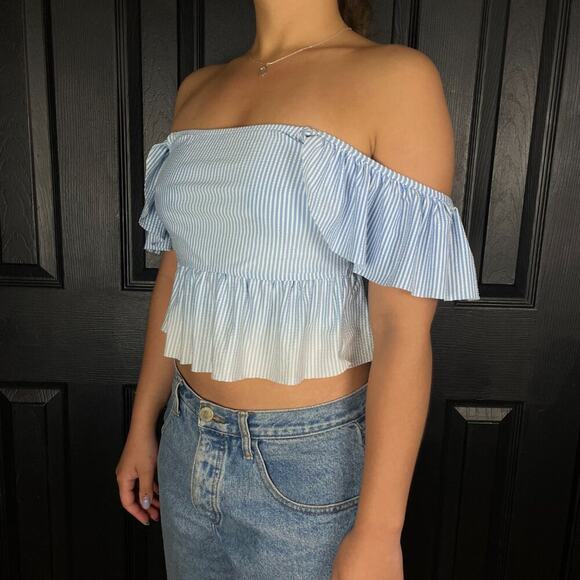 Preppy Off the Shoulder Ruffle Top - Picture 4 of 5